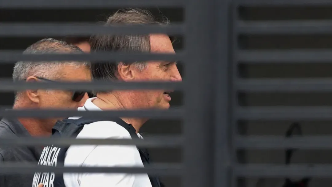 Médicos reforçam indicação de cirurgia para Bolsonaro ao STF