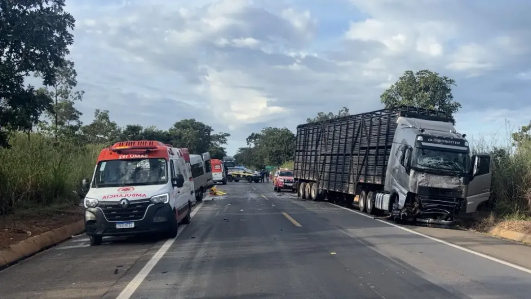 Oito mortos em grave acidente na BR-020 em Formosa