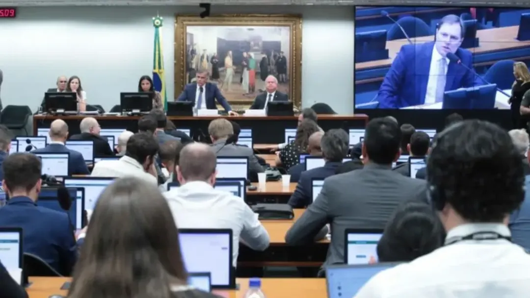 CCJ aprova fim da escala 6x1: Veja os próximos passos na Câmara