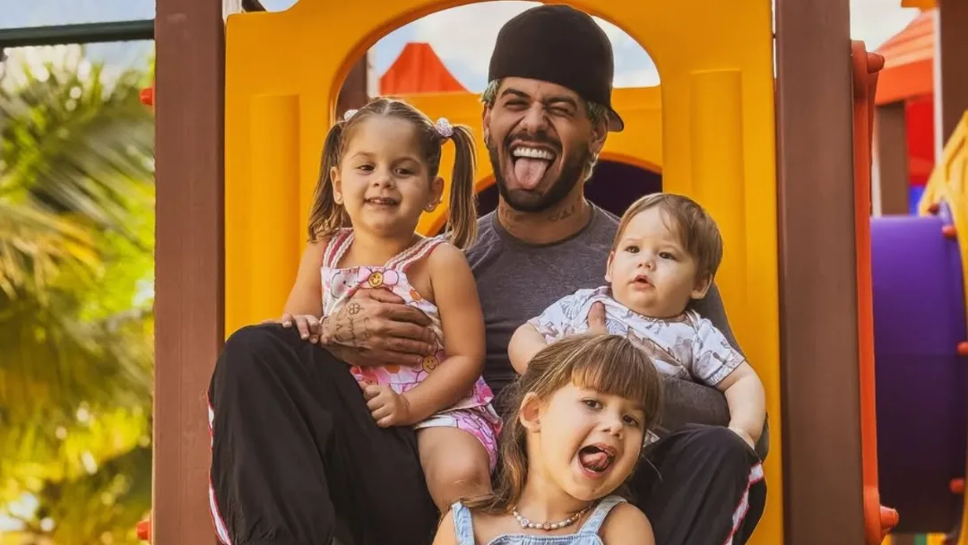 Zé Felipe reencontra filhos em Goiânia após polêmicas