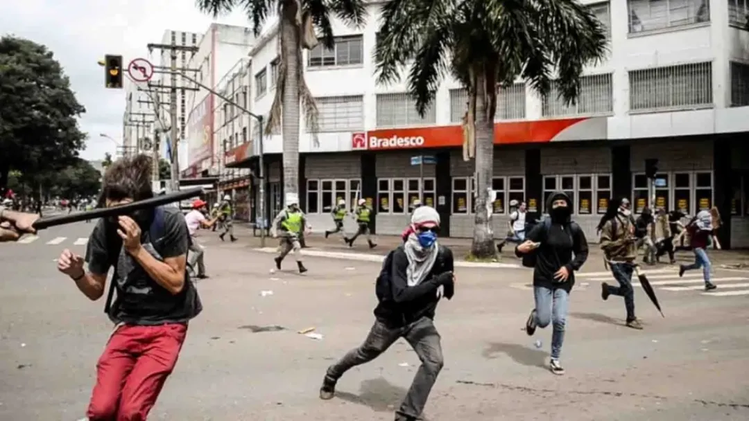 Justiça absolve PM por agressão a estudante em Goiânia