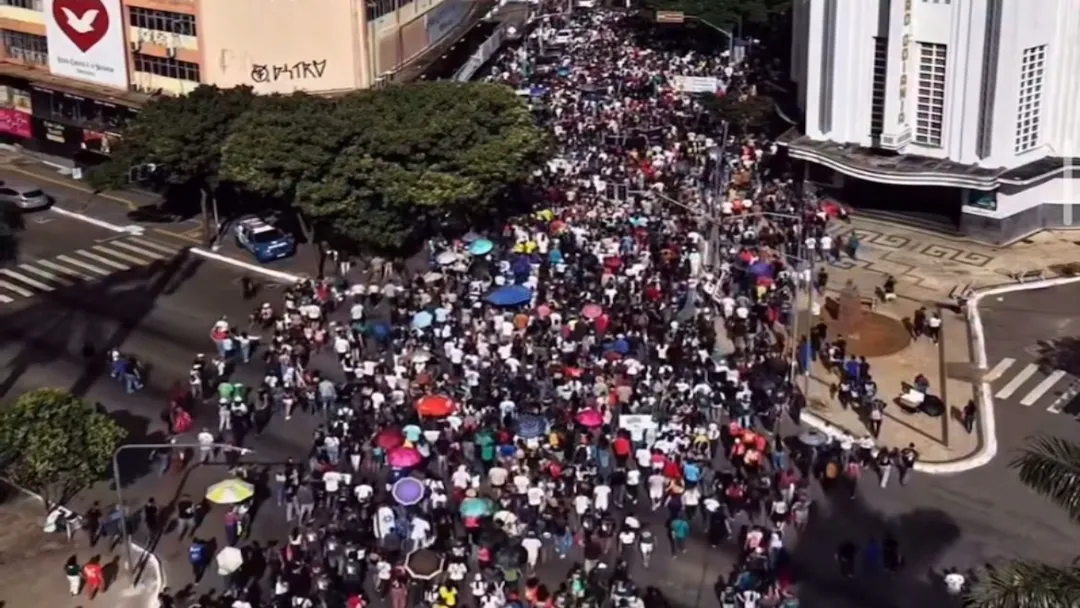Marcha para Jesus reúne multidão em Goiânia