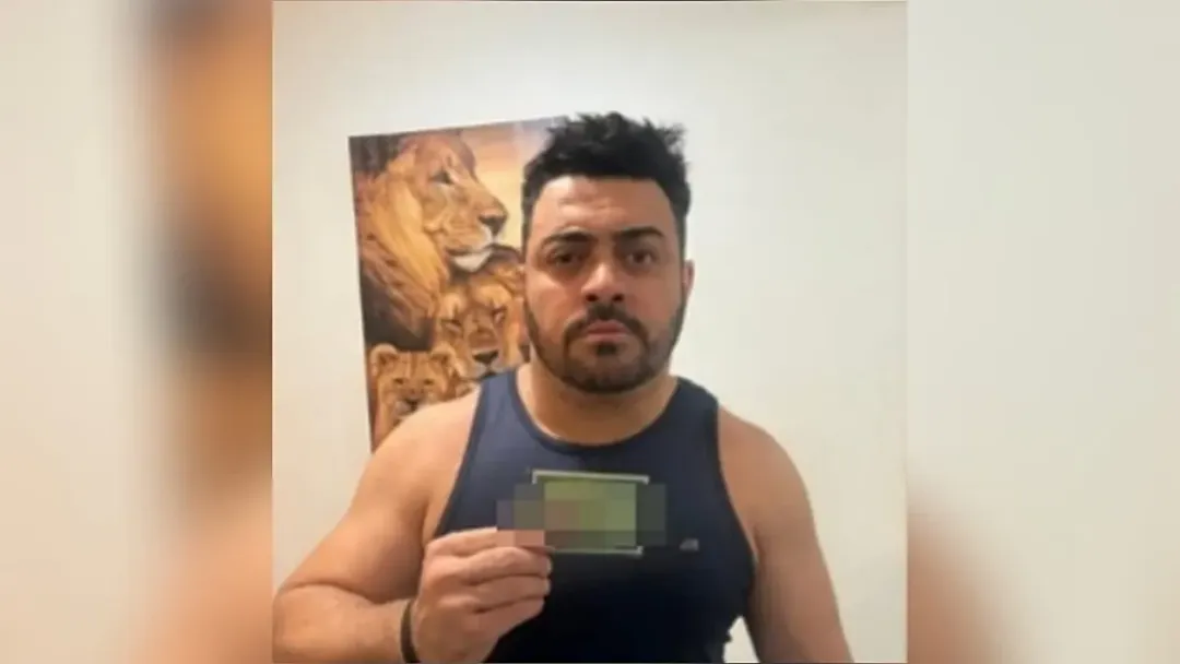 Lutador que agrediu adolescente em Goiânia se entrega à polícia após cortar tornozeleira