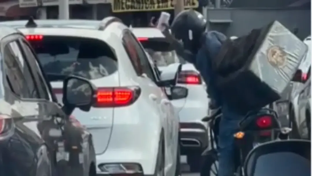 Motociclista que perseguiu mulher e danificou carro é preso em Goiânia