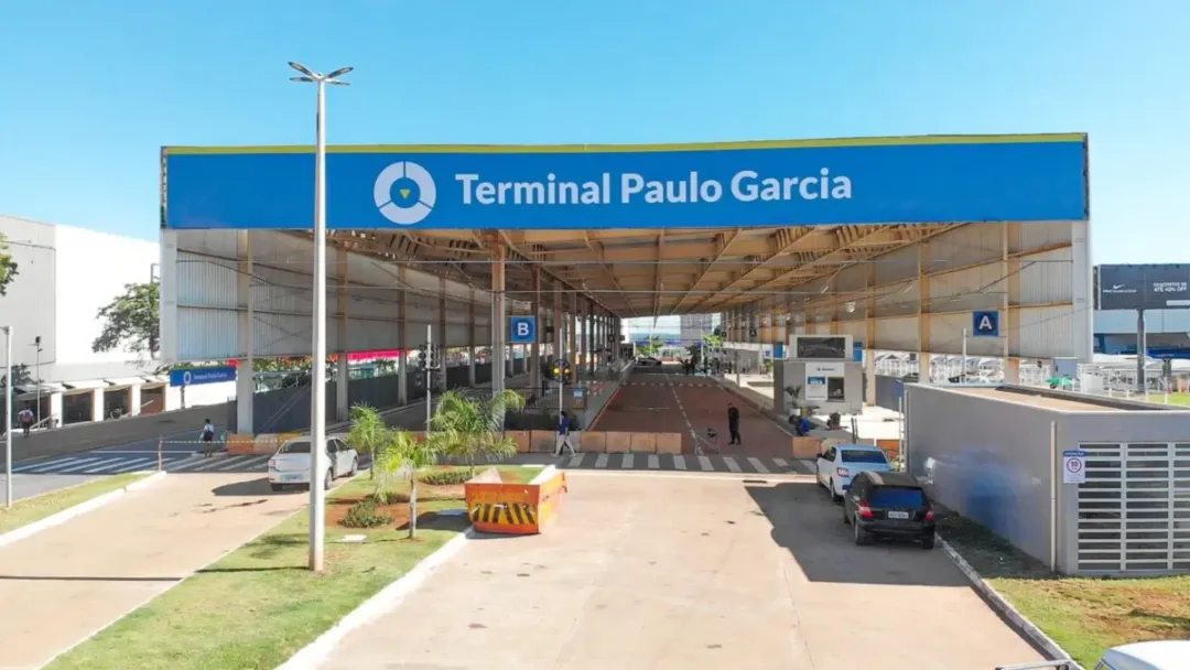 Idosa é agredida por passageiras dentro de ônibus lotado em Goiânia