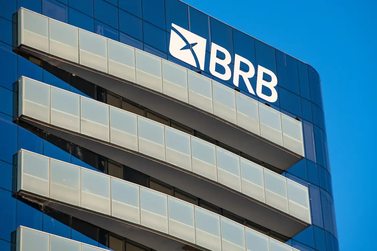 Ações do BRB caem 92% em cinco anos e crise financeira se intensifica