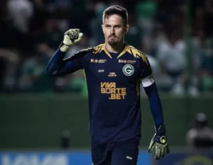 Tadeu chega aos 400 jogos pelo Goiás e relembra momentos marcantes