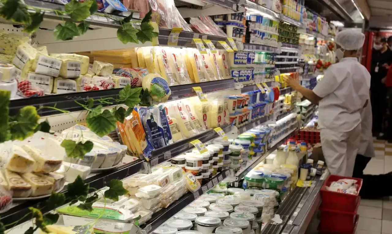 Supermercados podem abrir aos domingos em Goiás