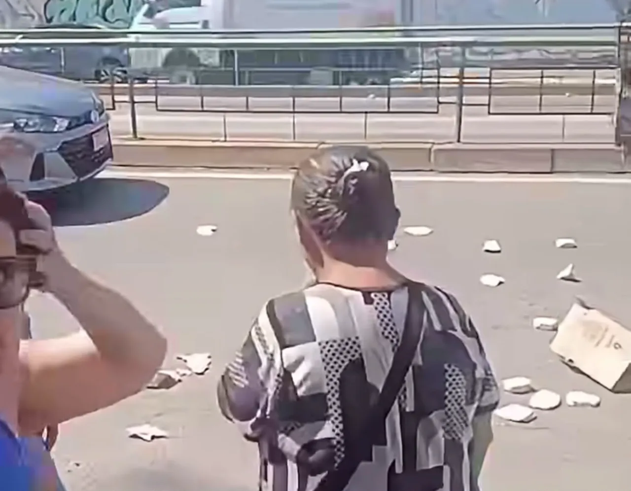 Motorista joga mercadorias de idosa na Avenida Anhanguera