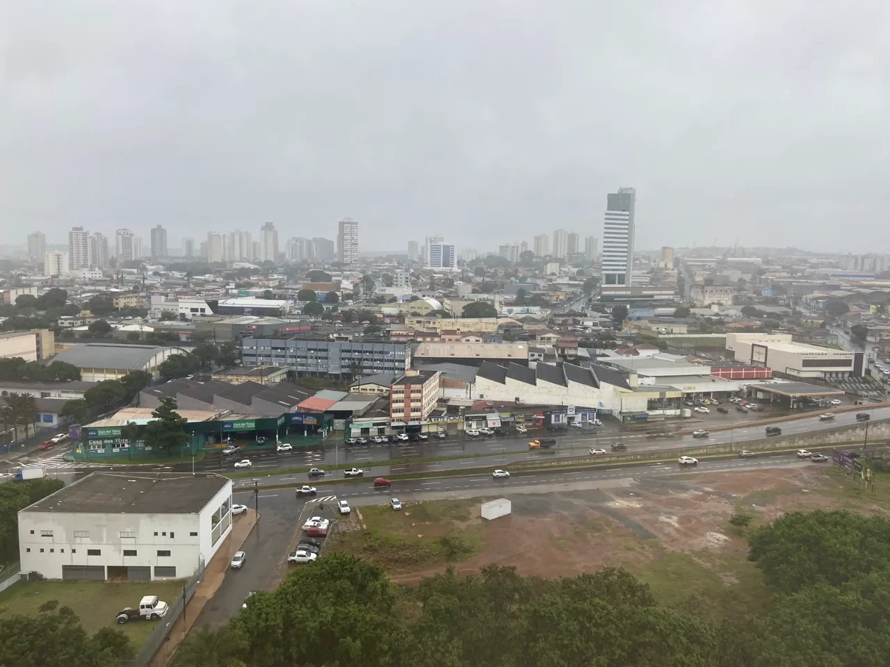 Frente fria chega a Goiás com tempestades e granizo