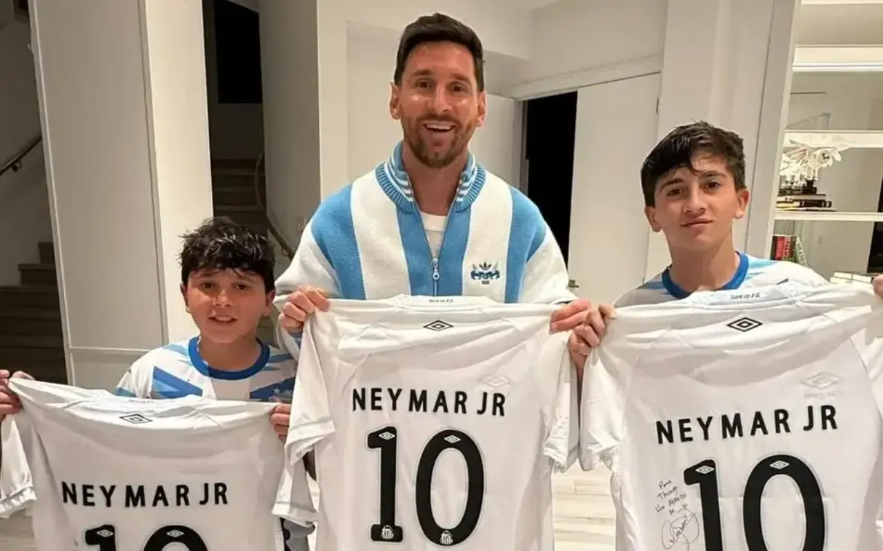 Neymar convida Messi para jogar no Santos em 2027