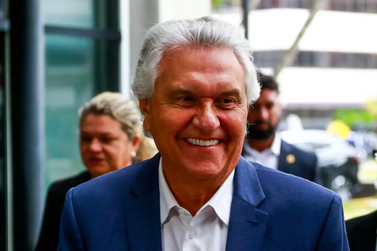 Ronaldo Caiado recebe alta após tratar pneumonia