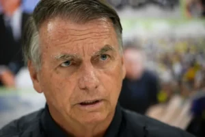 Defesa de Bolsonaro pede suspensão da pena ao STF